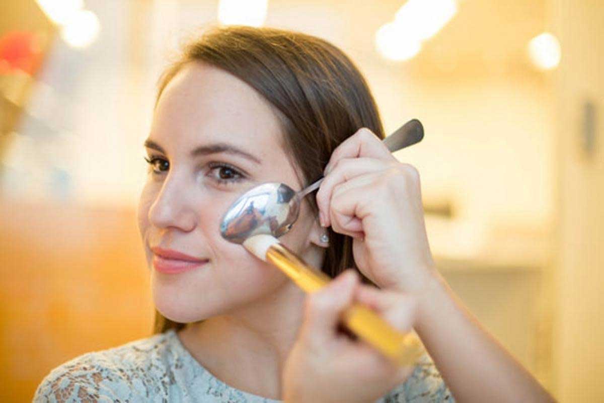 چگونه با قاشق آرایش کنیم