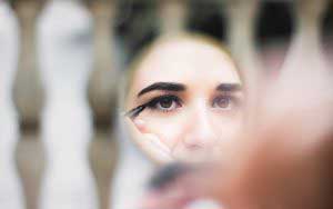 ترفندهای کشیدن خط چشم مایع