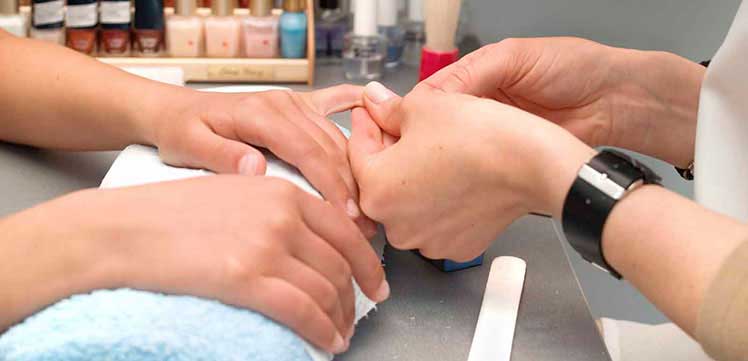کندن ناخن کاشته شده